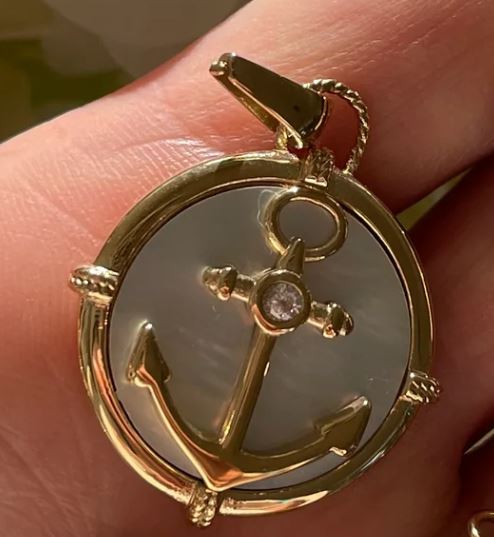 Anchor Charm Medallion - Idalia