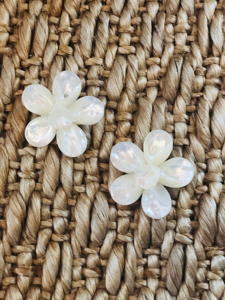 Daisy Pearl on Pearl Earrings - The Kemble Shop